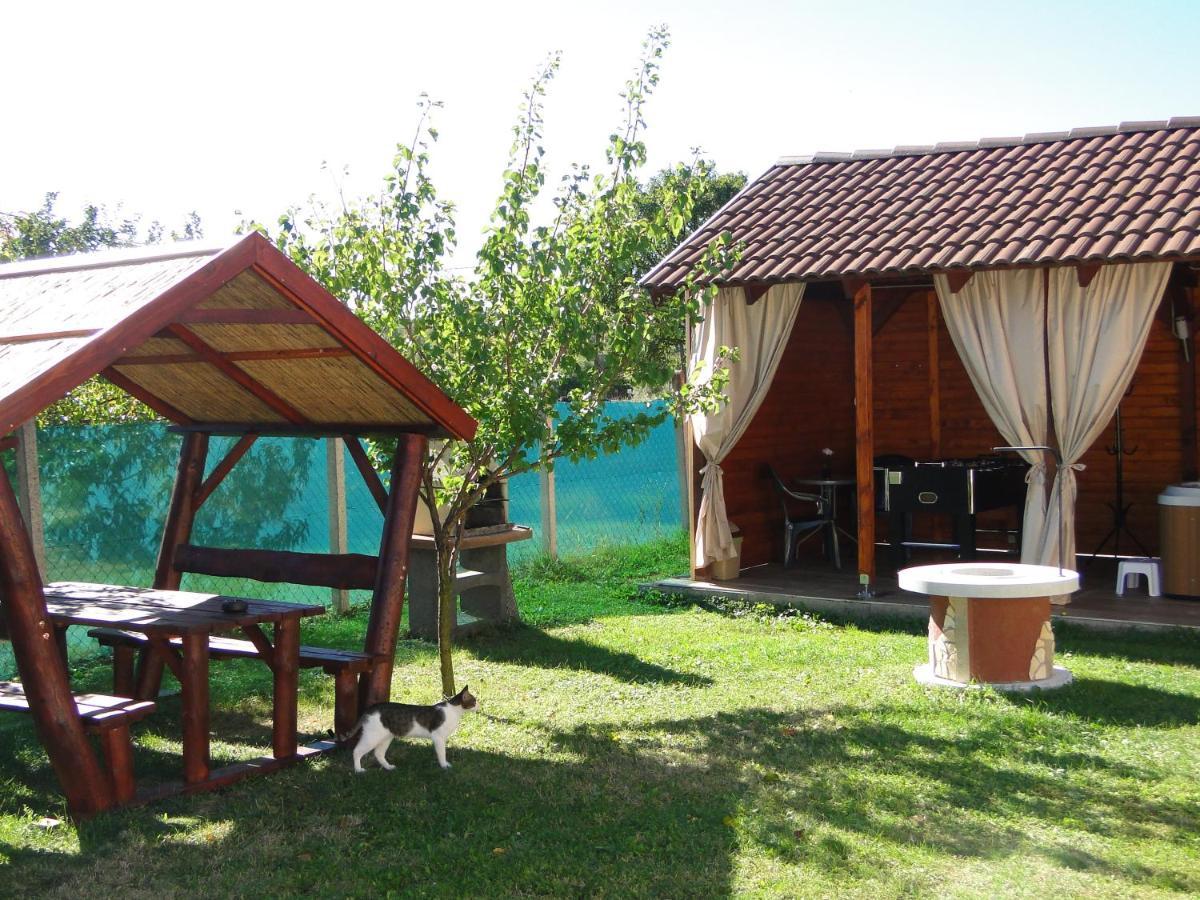 Vadrozsa Vendeghaz-Apartman Demjén Zewnętrze zdjęcie