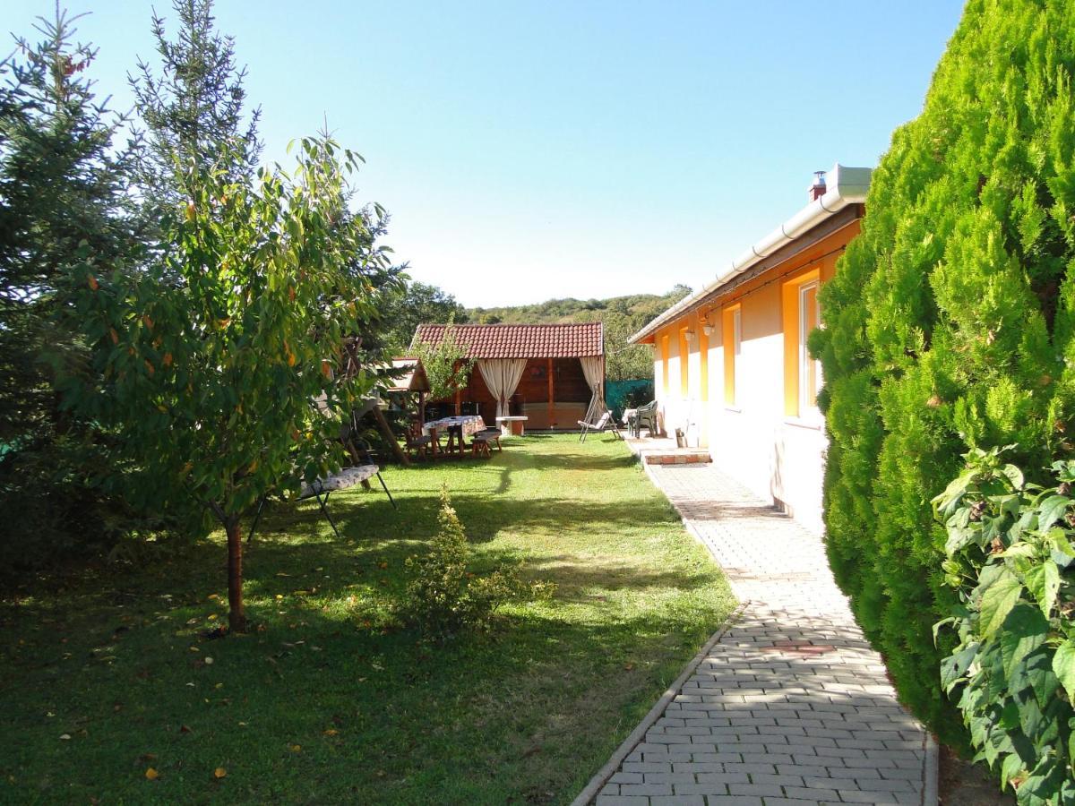 Vadrozsa Vendeghaz-Apartman Demjén Zewnętrze zdjęcie