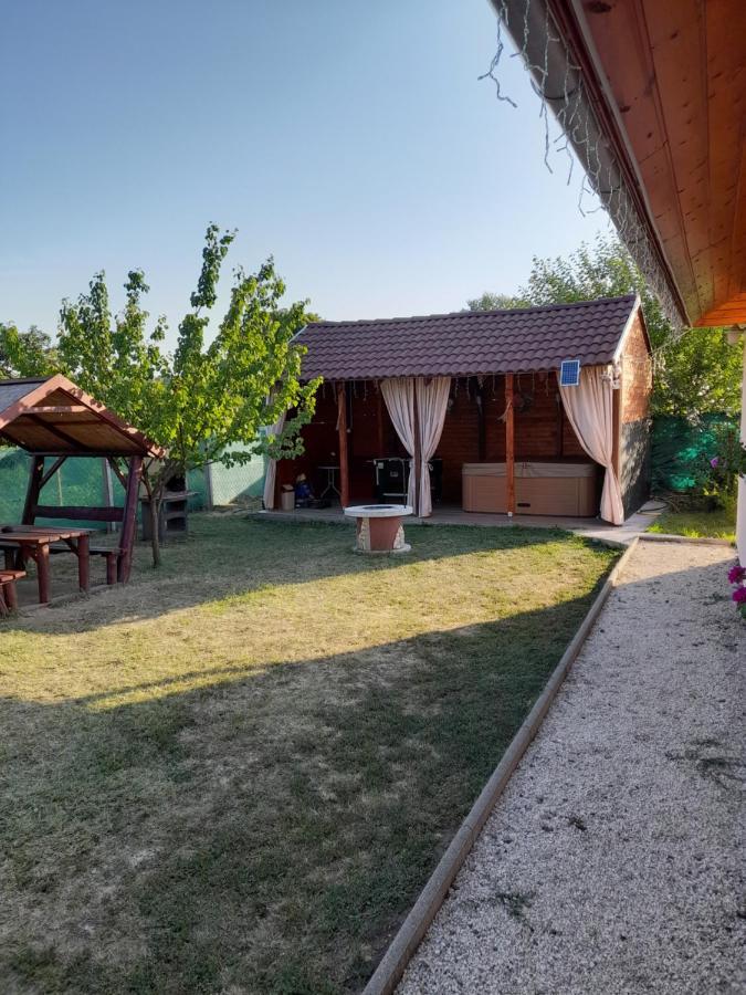 Vadrozsa Vendeghaz-Apartman Demjén Zewnętrze zdjęcie